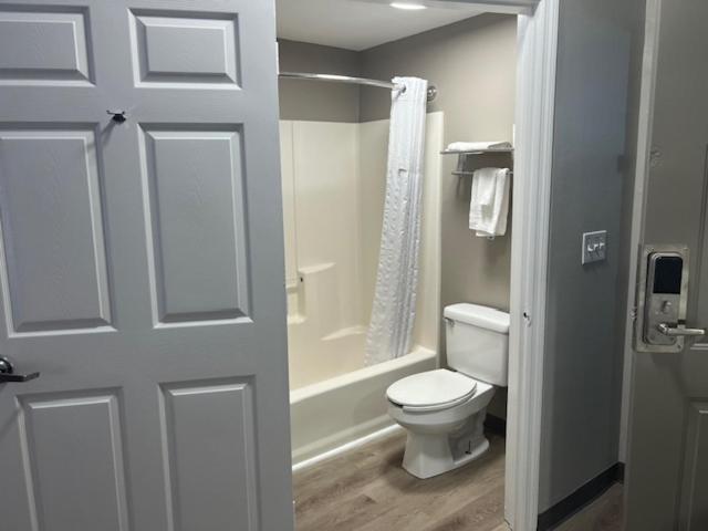 חדר סטנדרט שתי מיטות זוגיות, Baymont By Wyndham Lakeland