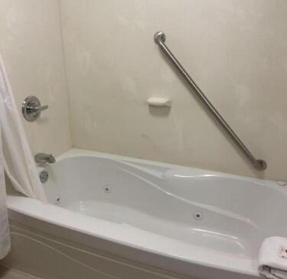 جناح, Comfort Inn & Suites West Chester   North Cincinnati