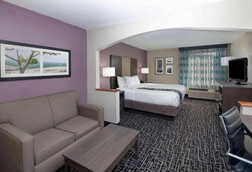 غرفة ديلوكس سرير كينج, La Quinta By Wyndham Snellville   Stone Mountain