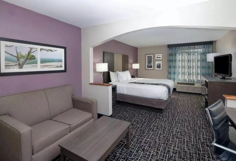 キングサイズベッドのデラックスルーム, La Quinta By Wyndham Snellville Stone Mountain