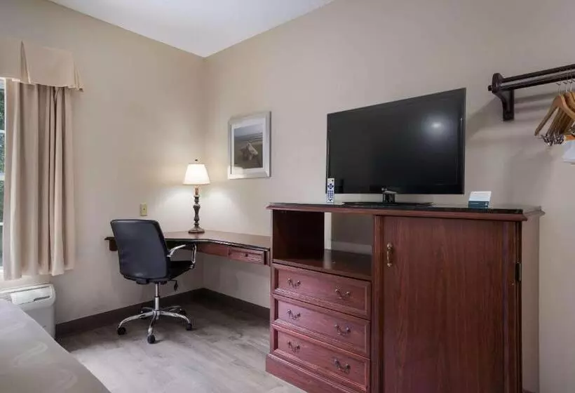 キングサイズベッドのスタンダードルーム, Quality Inn Wilmington