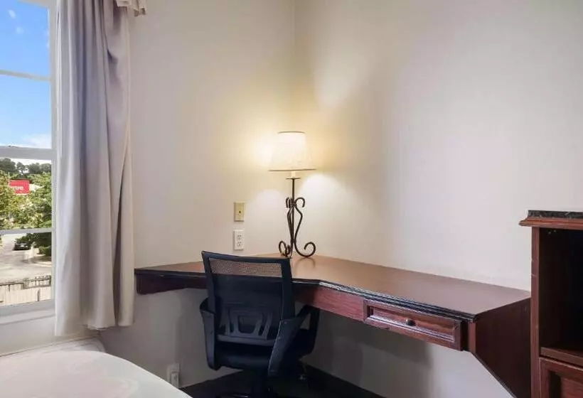 キングサイズベッドのスタンダードルーム, Quality Inn Wilmington