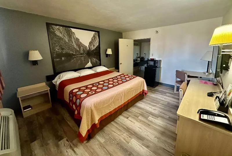 キングサイズベッドのスタンダードルーム, Super 8 By Wyndham Athens Tx