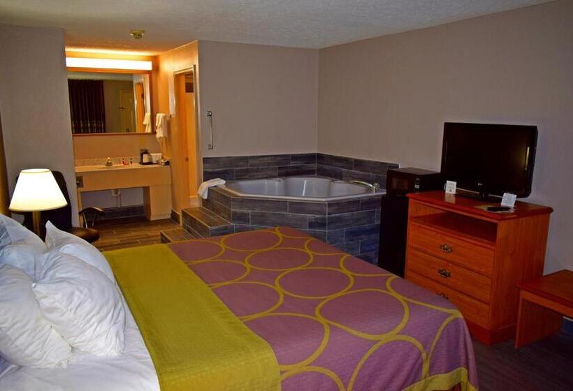 带大床的复式套间, Super 8 By Wyndham Fort Chiswell Wytheville Area