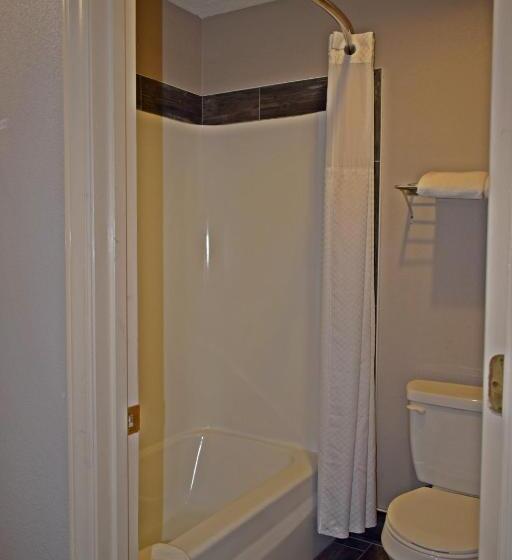 带大床的复式套间, Super 8 By Wyndham Fort Chiswell Wytheville Area