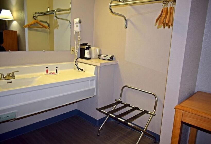 Номер Стандарт, Super 8 By Wyndham Fort Chiswell Wytheville Area