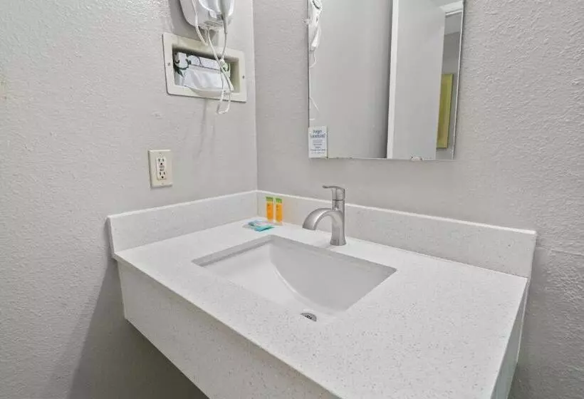 デラックスルーム, Travelers Inn Medford