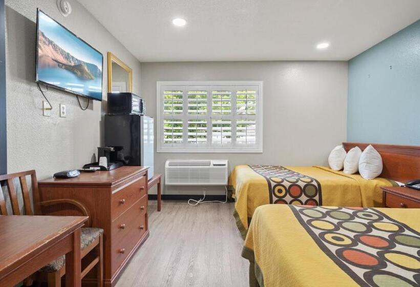 غرفة ديلوكس, Travelers Inn Medford