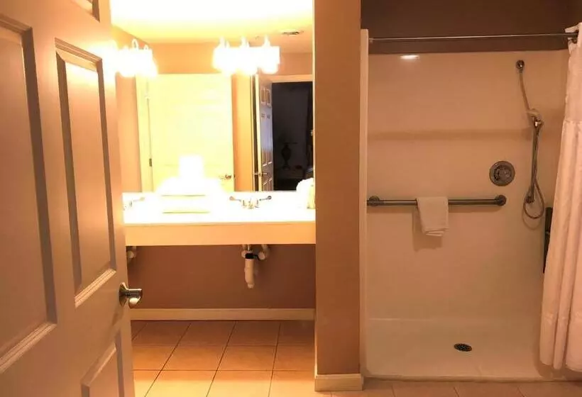 キングサイズベッドのデラックススイート, Vacation Village In The Berkshires
