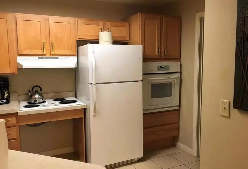 キングサイズベッドのデラックススイート, Vacation Village In The Berkshires