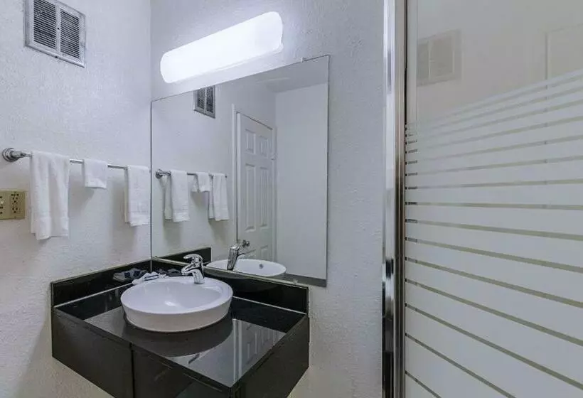 اتاق استاندارد, Motel 6 Oshkosh, Wi