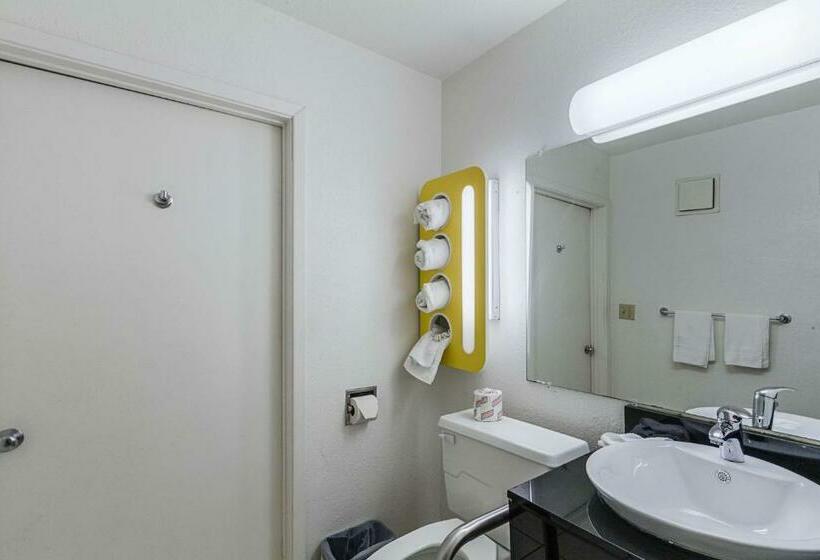 غرفة قياسية, Motel 6 Oshkosh, Wi