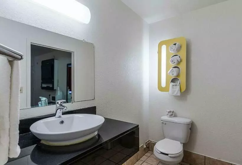اتاق استاندارد, Motel 6 Oshkosh, Wi