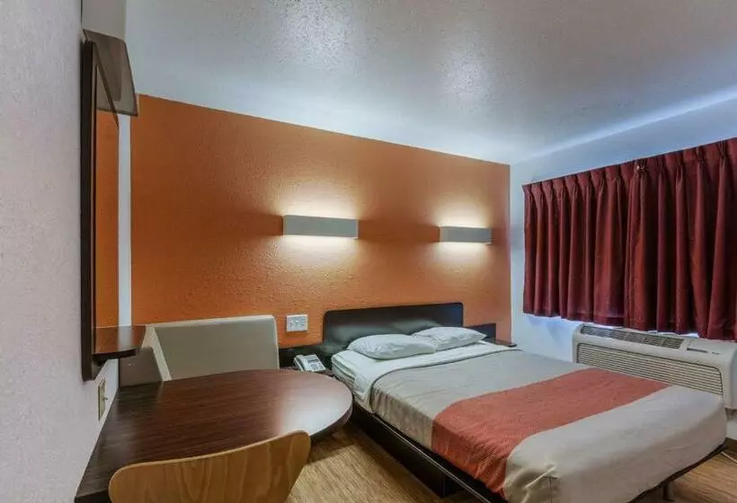 اتاق استاندارد, Motel 6 Oshkosh, Wi