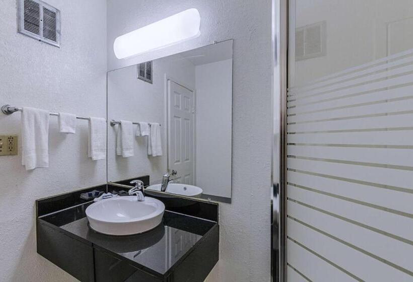 غرفة قياسية رباعية, Motel 6 Oshkosh, Wi