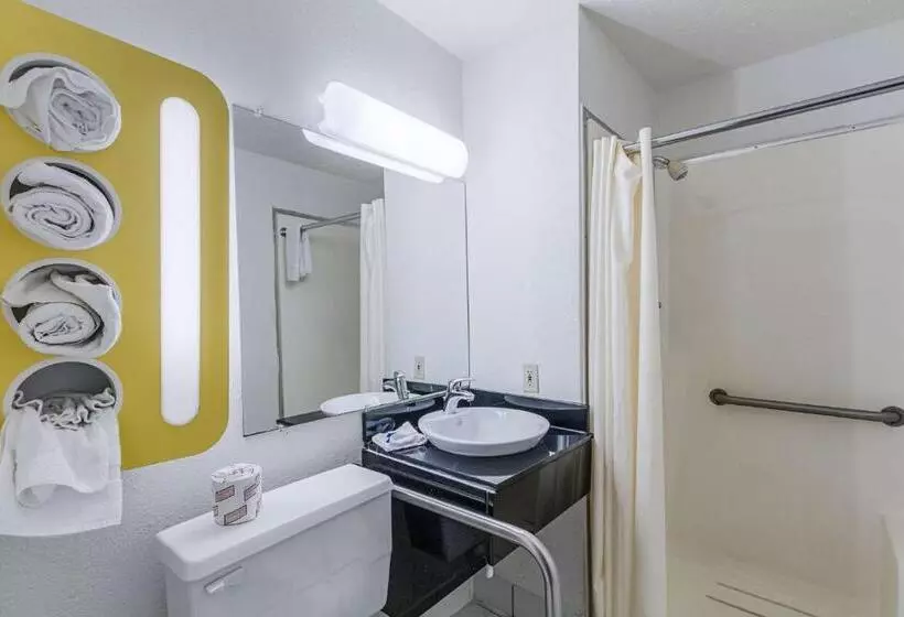 اتاق استاندارد برای معلولان, Motel 6 Oshkosh, Wi