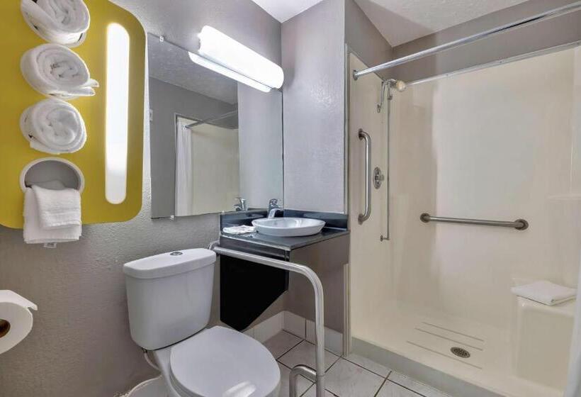 适合残疾人使用的标准间, Motel 6 Oshkosh, Wi