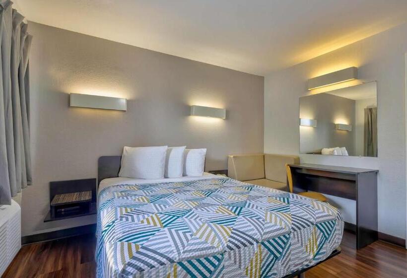 غرفة قياسية لذوى الاحتياجات الخاصة, Motel 6 Oshkosh, Wi