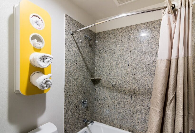 סוויטה דלוקס, Motel 6south El Monte, Ca  Los Angeles