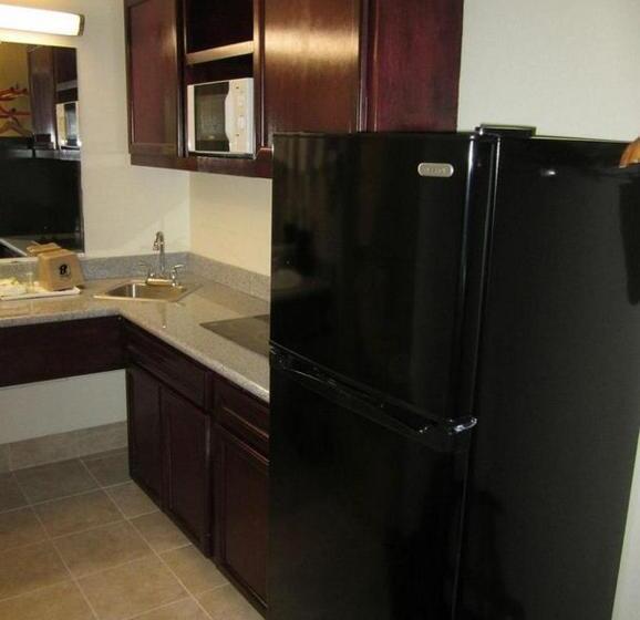 デラックススイート, Studio 6 Lake Jackson, Tx