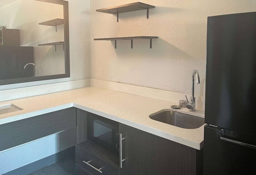 Номер Deluxe, Studio 6 Lake Jackson, Tx
