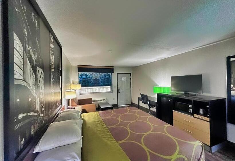 带大床的复式套间, Super 8 By Wyndham Prattville Montgomery