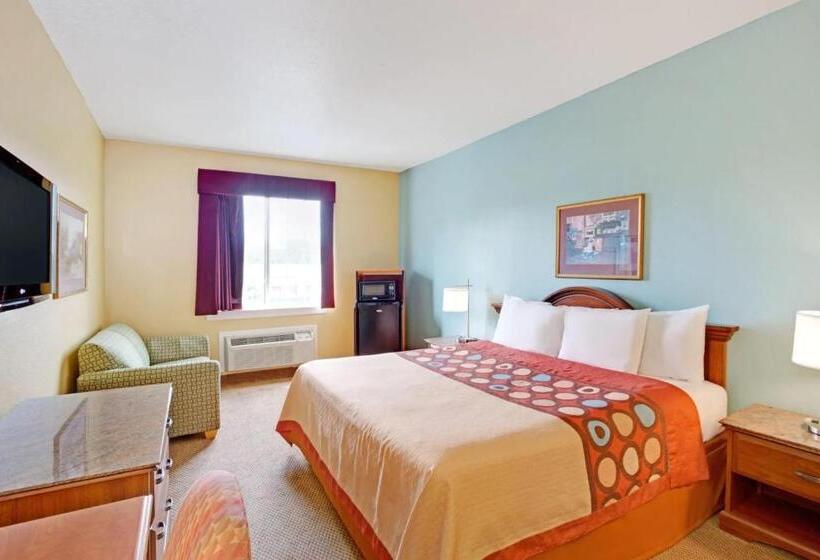 غرفة قياسية سرير كينج لذوى الإحتياجات الخاصة, Super 8 By Wyndham Salisbury