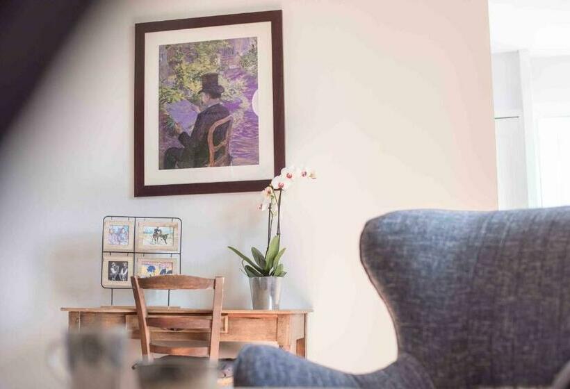 Номер Стандарт Вид на Сад, Chambres D Hôtes Le Pignié