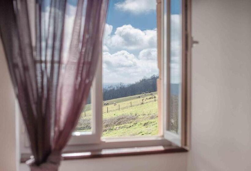 Номер Стандарт Вид на Сад, Chambres D Hôtes Le Pignié