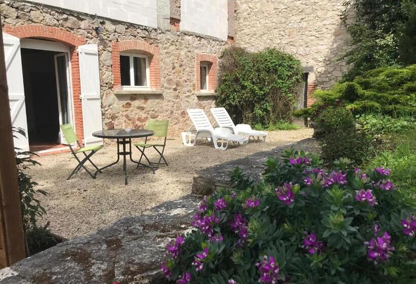 Номер Стандарт Вид на Сад, Chambres D Hôtes Le Pignié