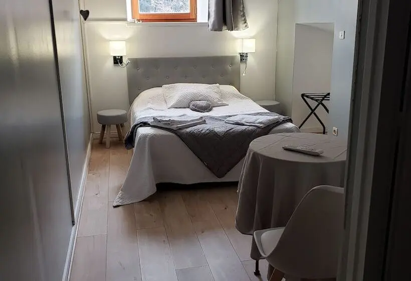 ダブルベッドスタンダードルーム, Le Moulin D Onclaire Chambres D Hotes