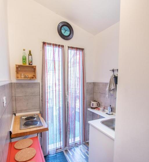 テラス付き１ベッドルームアパートメント, Maison44