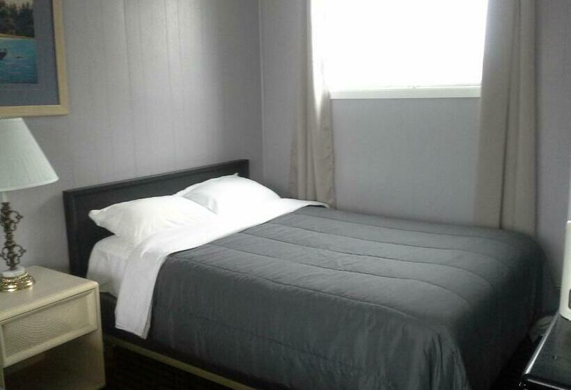 带2个双人床的标准工作室, Bay Lake Inn   Frontiersman Motel