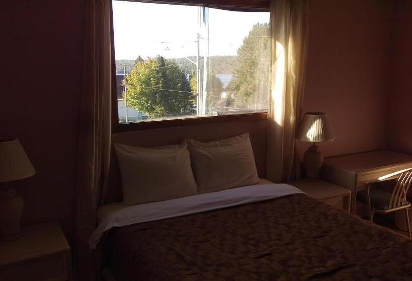 جناح عائلي غرفتين نوم, Bay Lake Inn   Frontiersman Motel