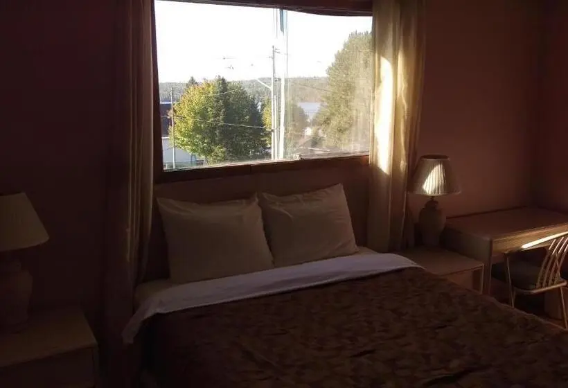 ファミリースイートの２ベッドルーム, Bay Lake Inn   Frontiersman Motel
