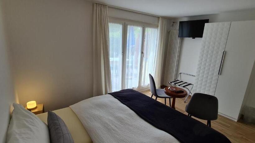 غرفة قياسية مطلّة علي البحيرة, Hôtel Restaurant Cave Bel Air