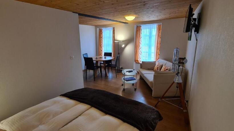 استوديو قياسي مطل على البحيرة, Hôtel Restaurant Cave Bel Air