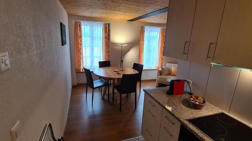 استوديو قياسي مطل على البحيرة, Hôtel Restaurant Cave Bel Air