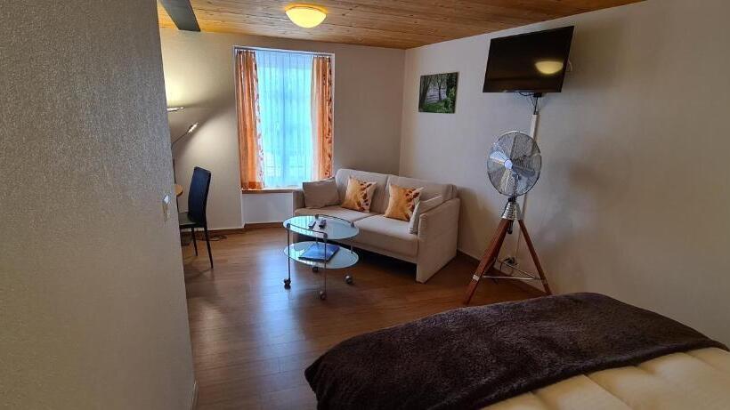 استوديو قياسي مطل على البحيرة, Hôtel Restaurant Cave Bel Air