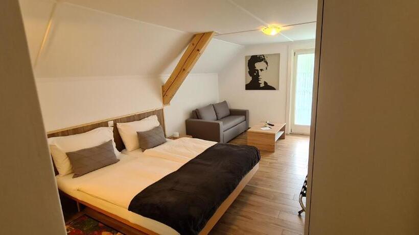 غرفة قياسية مطلّة علي البحيرة, Hôtel Restaurant Cave Bel Air