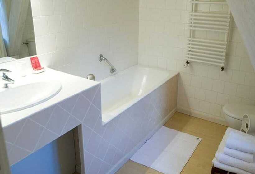 חדר סטנדרט לשלושה, La Bougnate