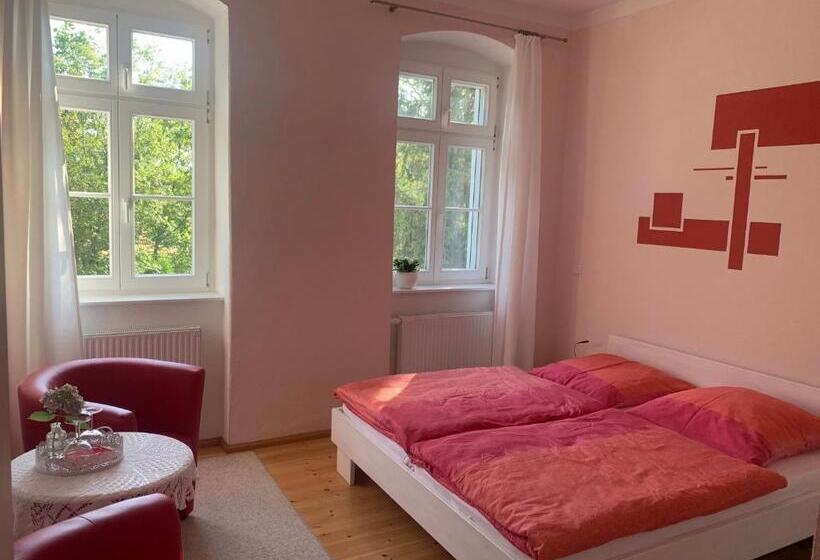 חדר דלוקס, Loensches Gut