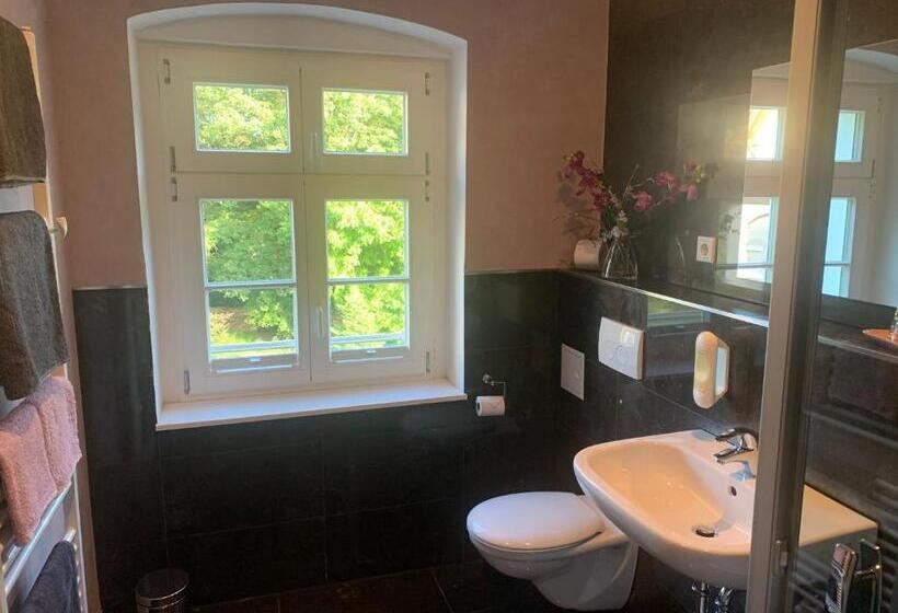 חדר דלוקס, Loensches Gut