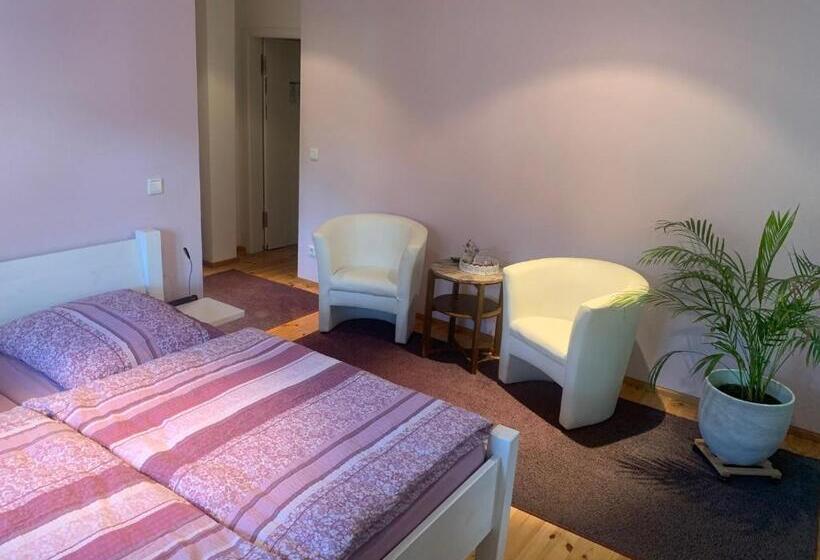 חדר דלוקס, Loensches Gut