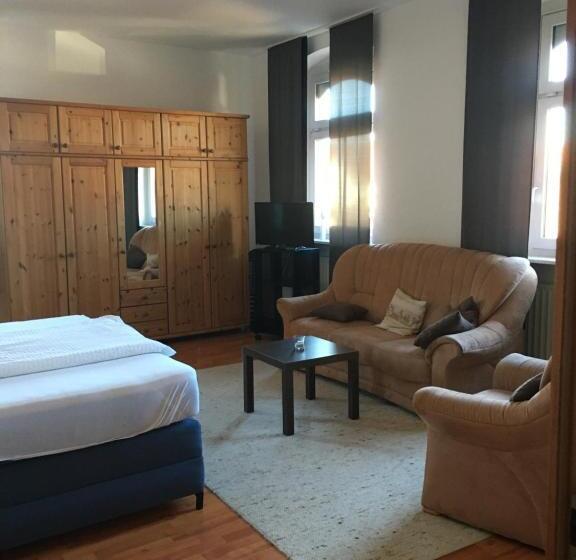 经济房, Restaurant Zur Post