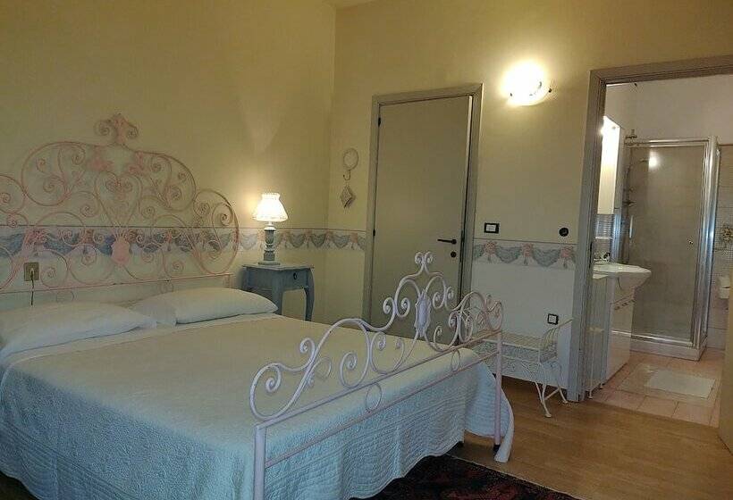 غرفة قياسية ثلاثية, Villa Carol Appartamento E B&b
