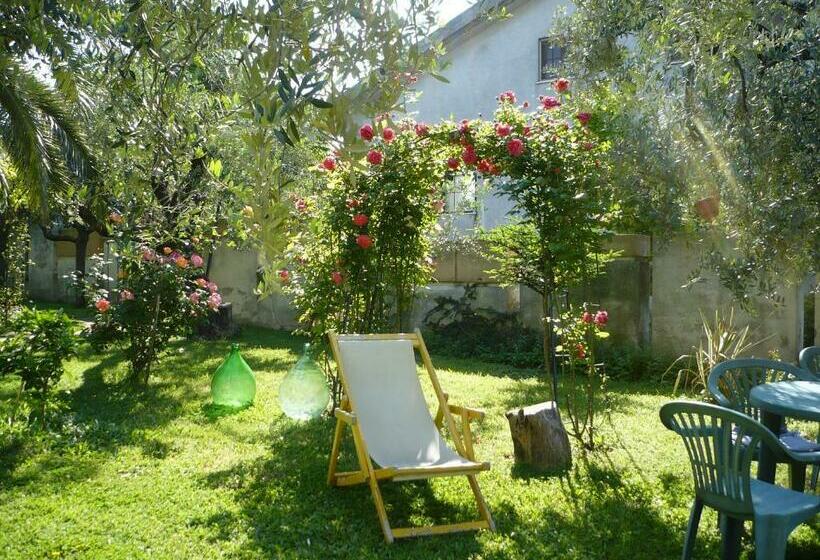 غرفة قياسية ثلاثية, Villa Carol Appartamento E B&b