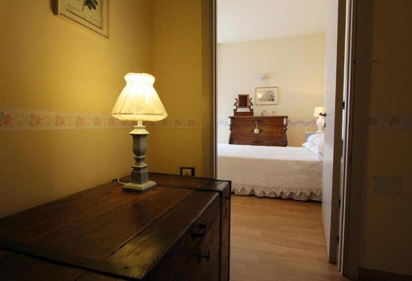 غرفة قياسية ثلاثية, Villa Carol Appartamento E B&b