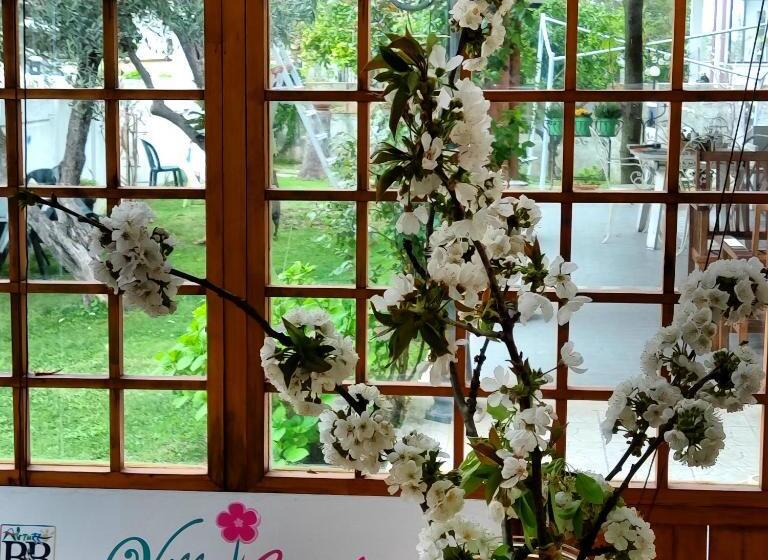 غرفة قياسية ثلاثية, Villa Carol Appartamento E B&b