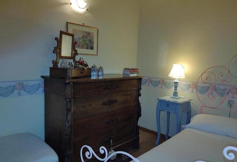 غرفة قياسية ثلاثية, Villa Carol Appartamento E B&b